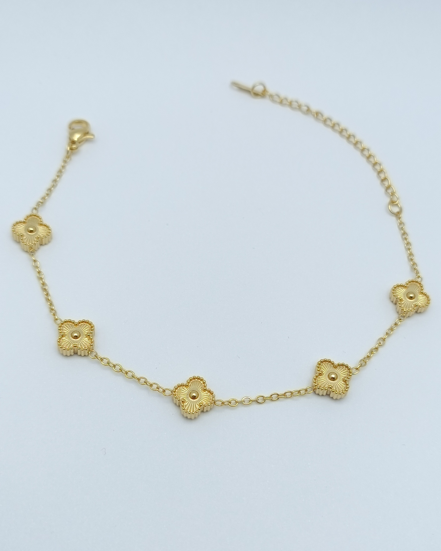 gold yonca bileklik