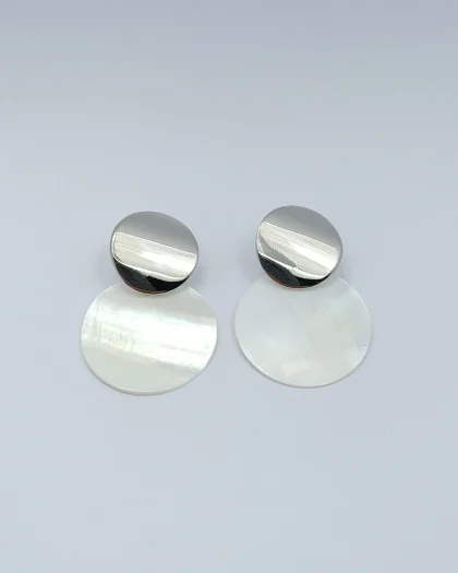 Silver Renk Plakalı ve Sedefli Küpe