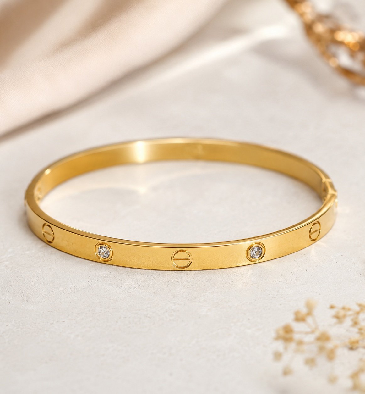 Çelik Taşlı Cartier Gold Renk Kelepçe Bileklik