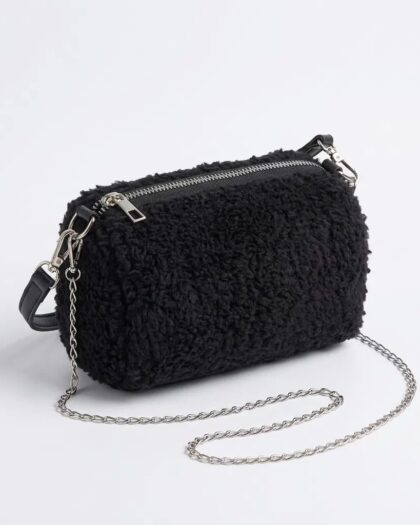 Siyah Peluş Kadın Omuz ve El Çantası 18x12 cm Zincir Askılı Yumuşak Dokulu Mini Çanta