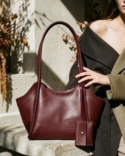 Bordo Gold Aksesuarlı Omuz Çantası Kadın Günlük Şık El ve Omuz Çantası 30x21 cm